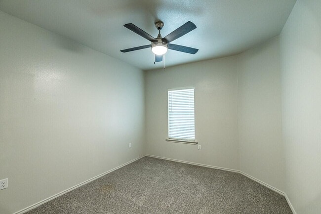 Building Photo - 1136 N 7th St