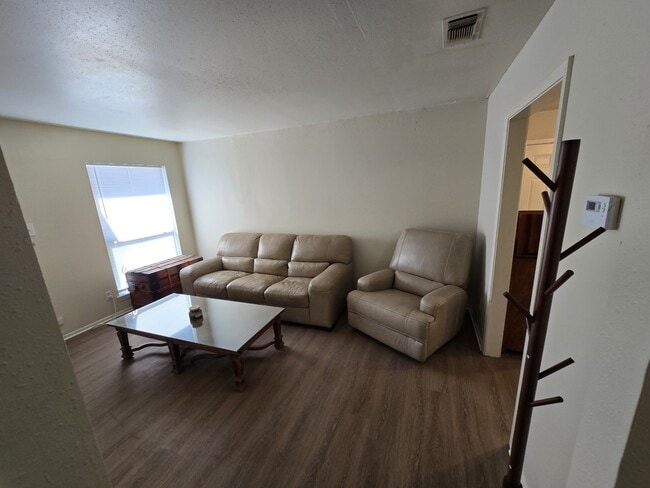 Building Photo - 7023 Greenberry Dr