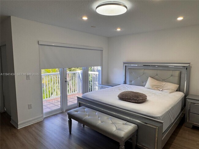 Building Photo - 3102 NE 210th Terrace