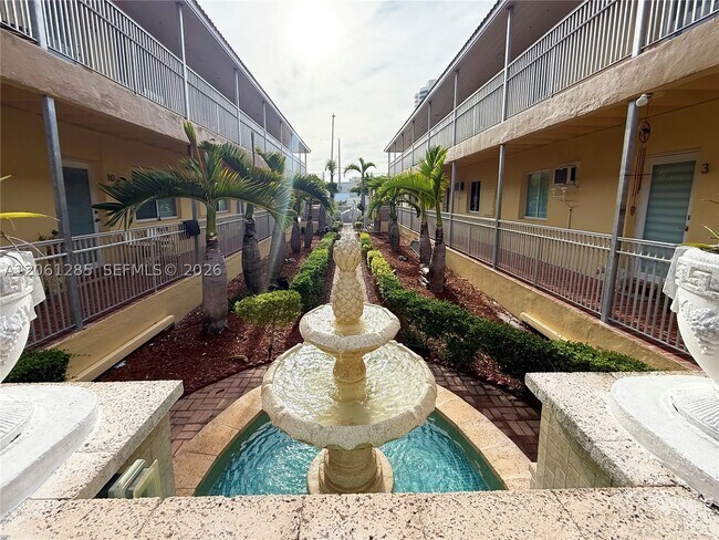 Building Photo - 7400 Harding Ave