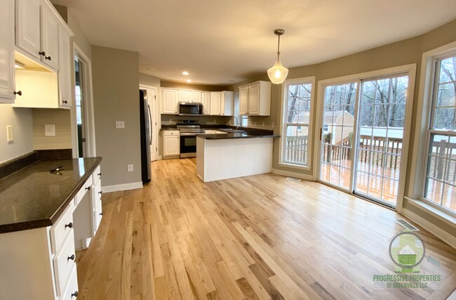 Building Photo - 9 Jude Ct