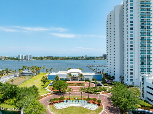 Building Photo - 231 Riverside Dr