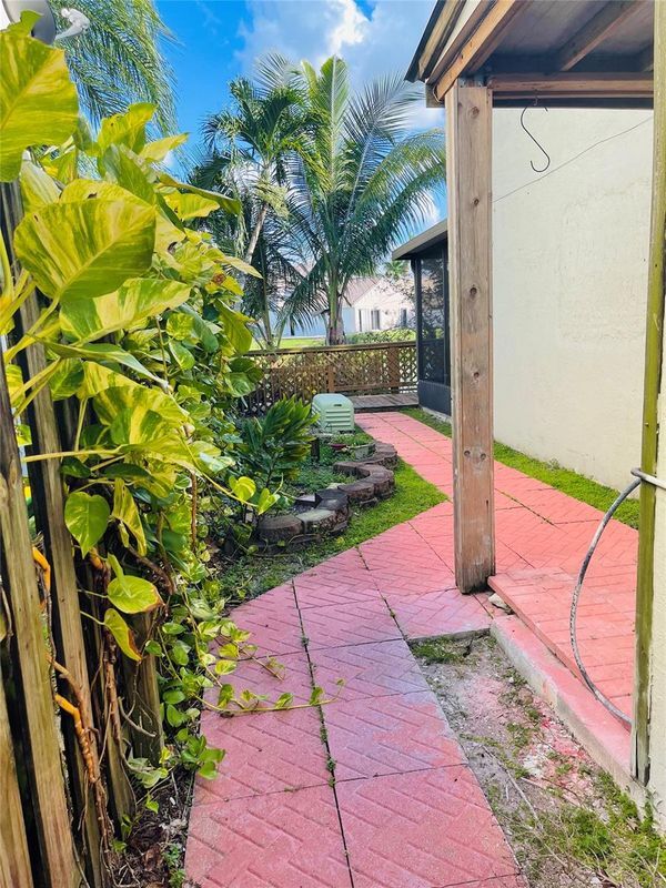 Building Photo - 13976 Langley Pl