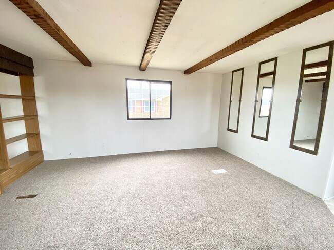 Building Photo - 784 S Sandy Hook Rd
