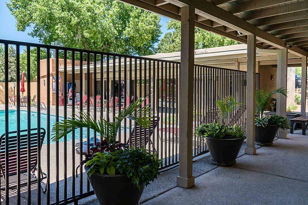 Building Photo - 941 Calle Mejia