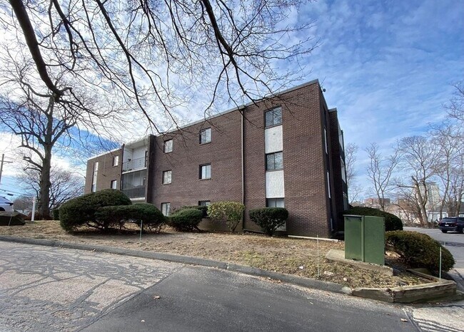 Primary Photo - 24 South St