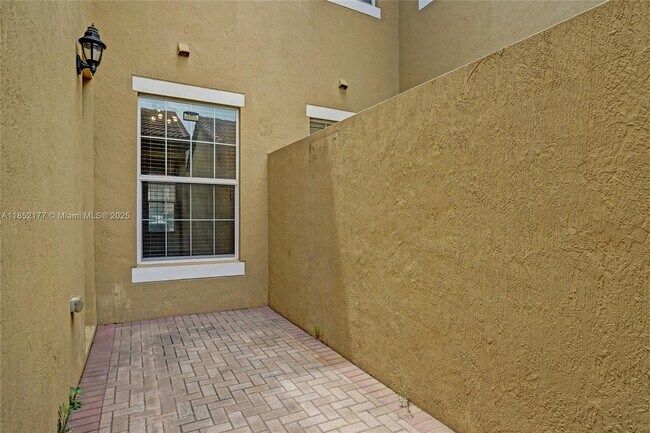 Building Photo - 1401 SW 147th Ter