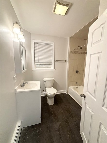 Building Photo - 35 Madison St