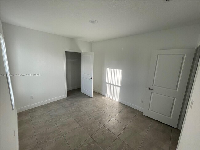 Building Photo - 270 SW Tulip Blvd