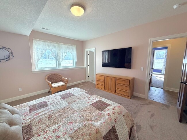 Building Photo - MUST SEE!  Gorgeous - Fully Furnished - New Construction Home in Delano.  No Detail Left To Be De...