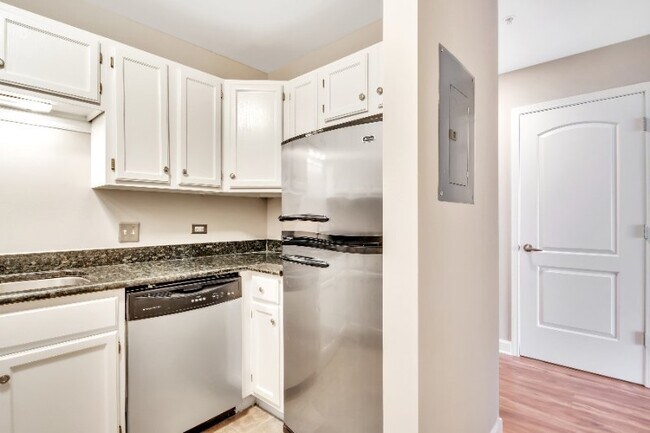 Building Photo - 57 E Hattendorf Ave