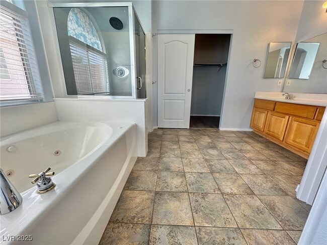 Building Photo - 2276 Chestnut Ranch Ave