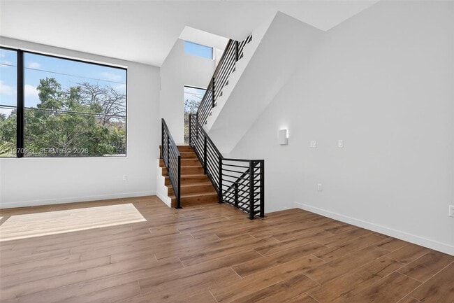 Building Photo - 529 NE 61st St