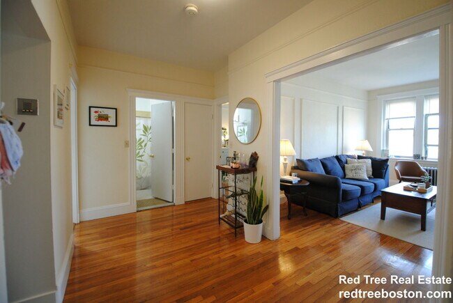 Building Photo - 28 Colborne Rd