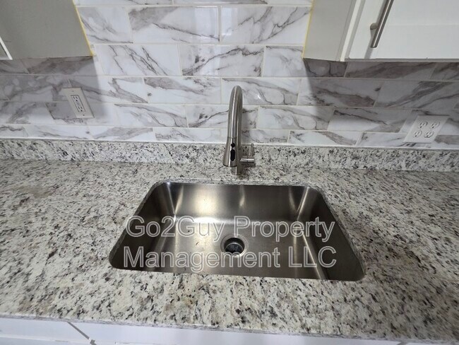 Building Photo - 5502 Audubon Rd