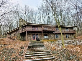 Building Photo - 135 Fraelich Rd