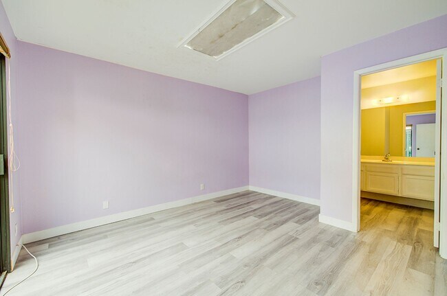 Building Photo - 2574 Pera Cir