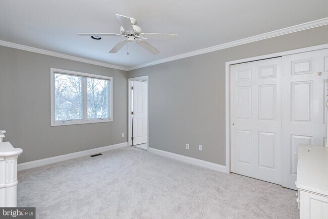 Building Photo - 497 Christopher Dr