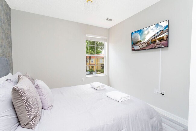 Building Photo - 8565 Crystal Cove Loop