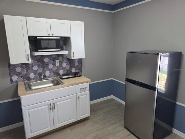 Building Photo - 981 Chanler Dr