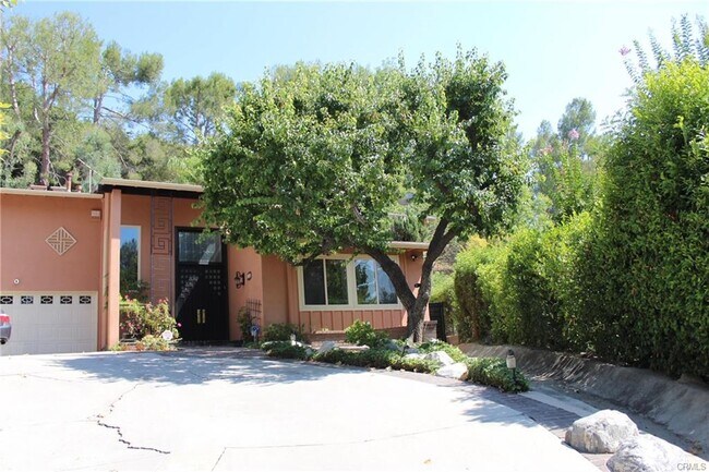 Building Photo - 4400 Portico Pl
