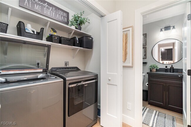 Building Photo - 1765 Cape Coral Pkwy E