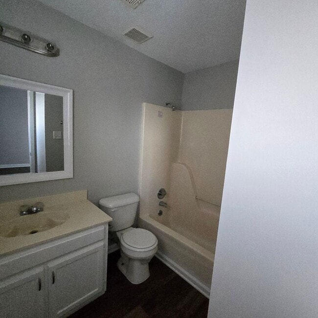 Building Photo - 224 Jr Dr