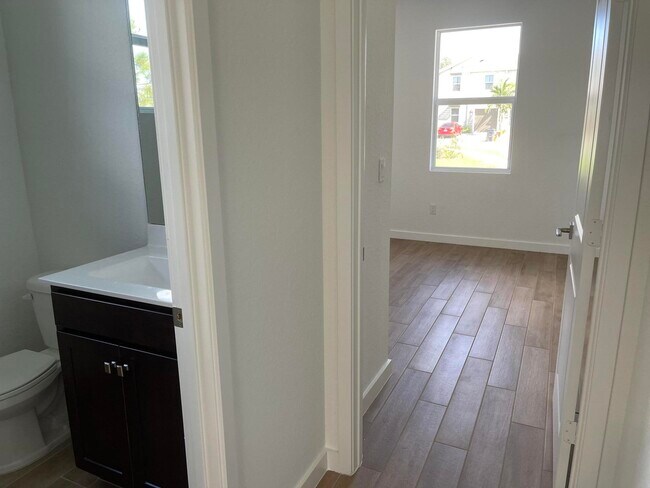 Building Photo - 8542 Via Mar Rosso