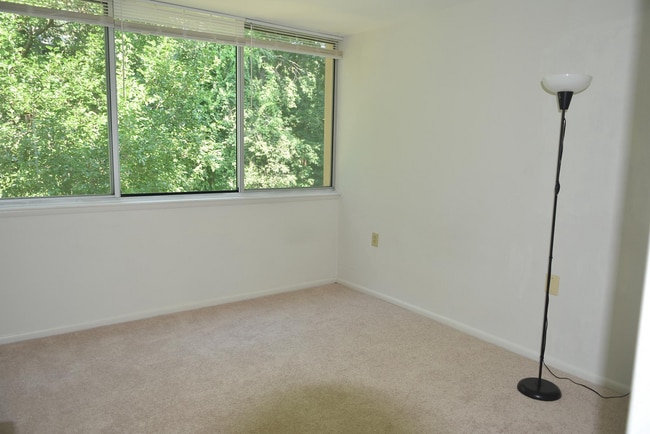 Building Photo - 4360 Ivymount Ct