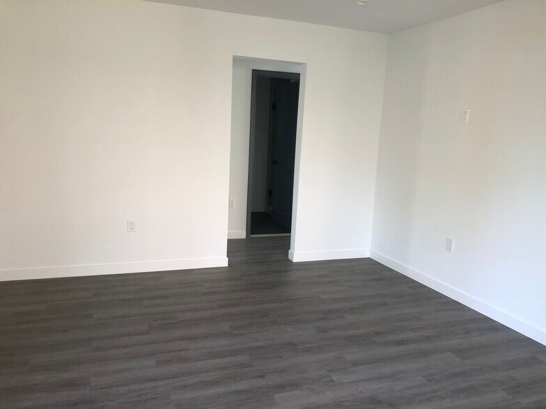 Building Photo - 5960 Guthrie Ave