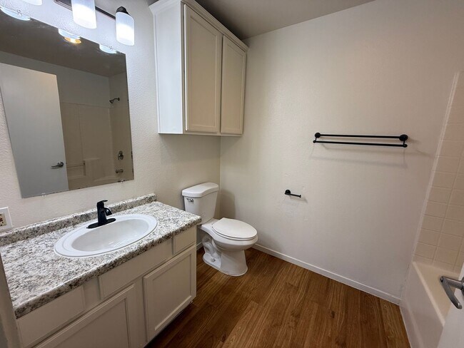 Building Photo - Free months rent and $250 Walmart Gift Car...