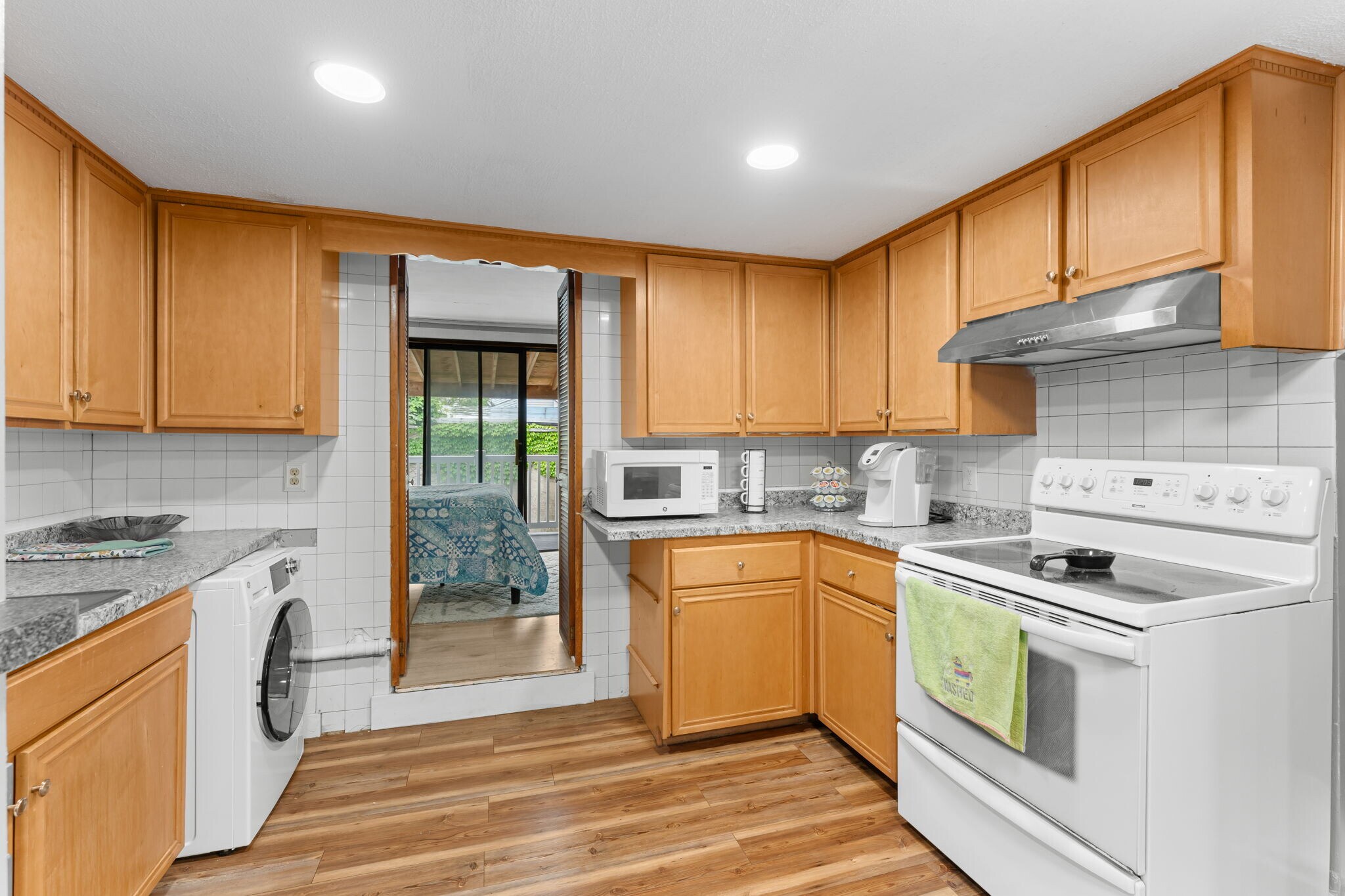 Building Photo - 44 Woodlawn Ave