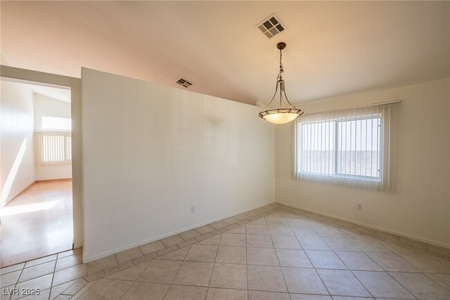 Building Photo - 682 Ladywood Ln