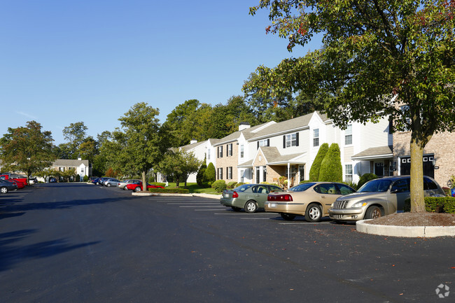 Primary Photo - Hamilton Park Apartments