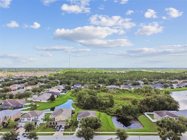 Building Photo - 12320 Fairlawn Dr