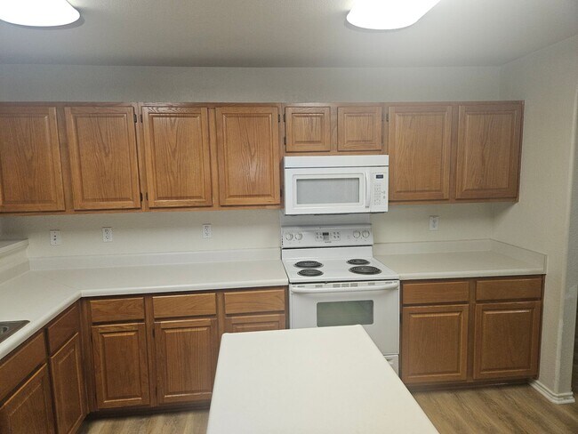 Building Photo - 3 Bedroom in Wildhorse Subdivision