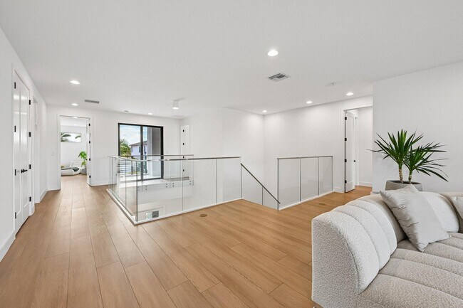 Building Photo - 17070 Rainbow Fls Trl
