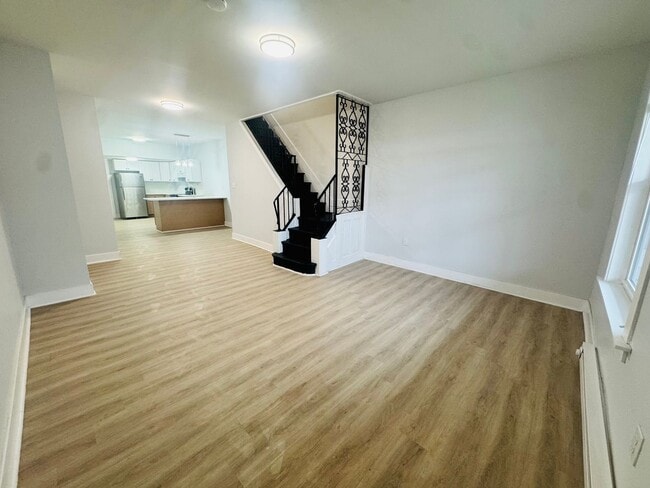 Building Photo - Beautiful 3b/1.5bth House ! Section 8 Only