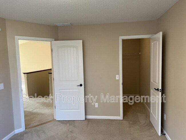 Building Photo - 12860 Starling Cove