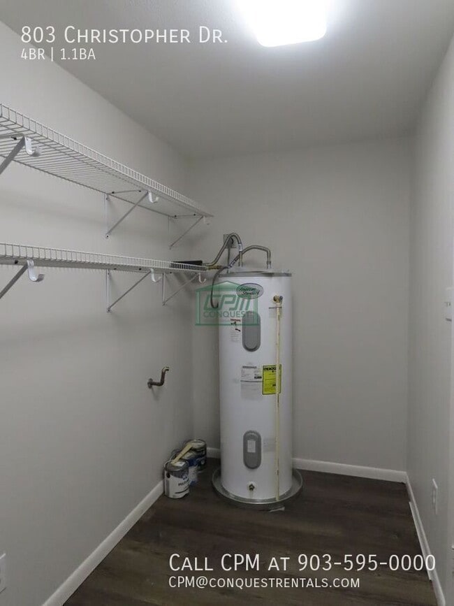 Building Photo - 803 Christopher St