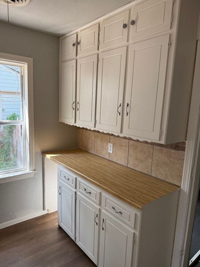 Building Photo - Craftsman cottage style home for rent