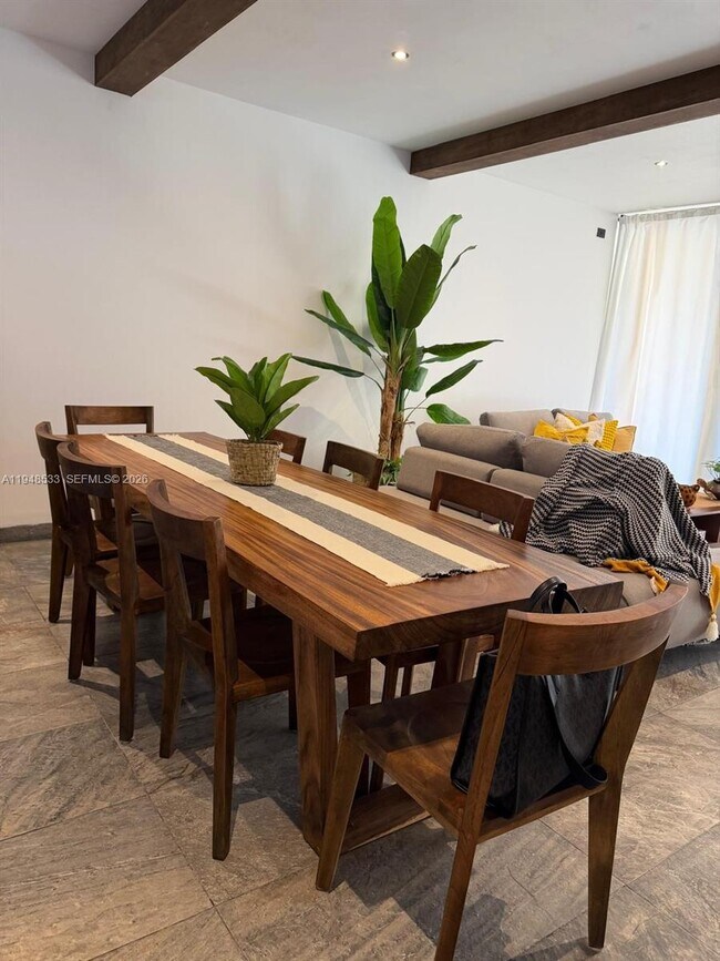 Building Photo - 121 Calle 23, entre 28 y 30, Centro