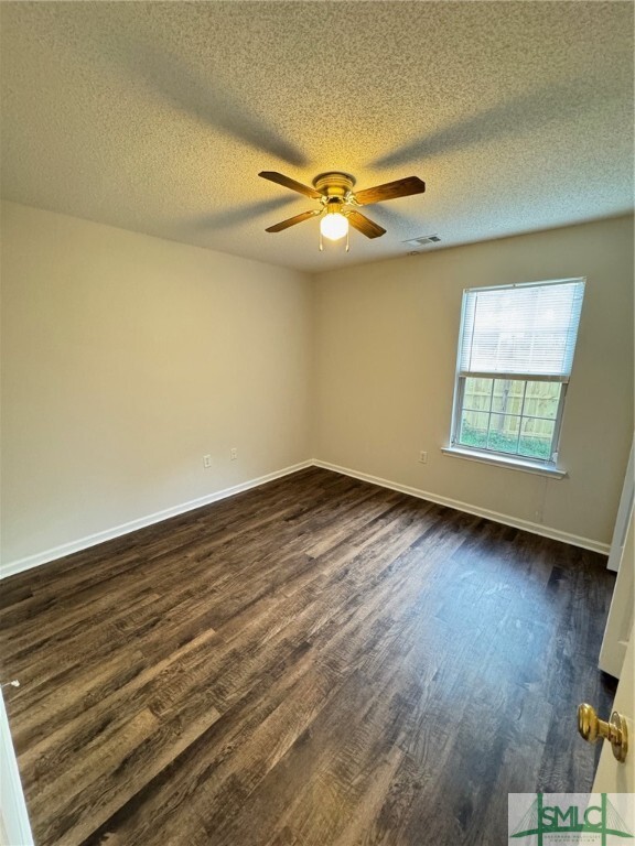 Building Photo - 144 Village Lake Dr