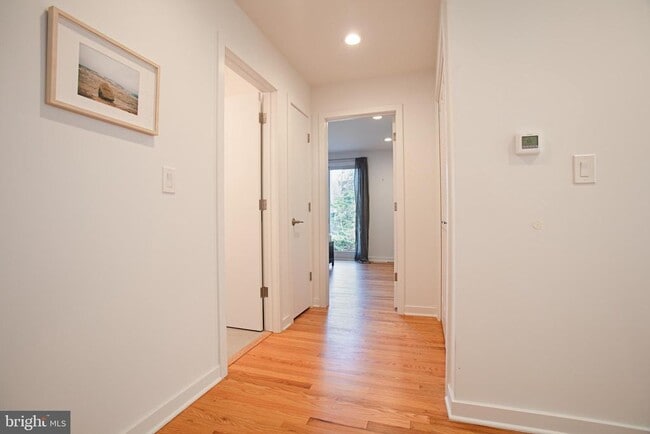 Building Photo - 92 Overbrook Dr