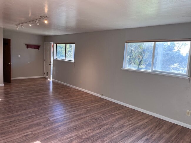Building Photo - Private Studio -Mariposa