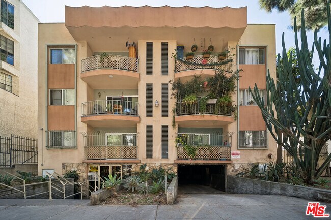 Building Photo - 7032 Lanewood Ave