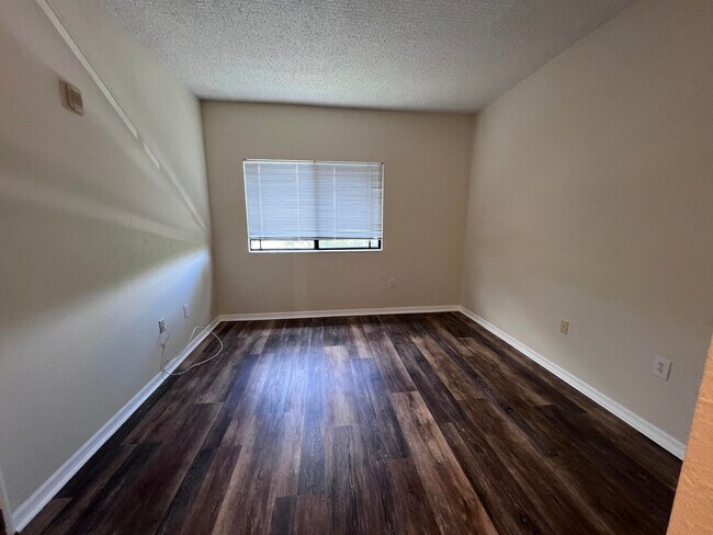 Building Photo - 2802 Sarento Pl