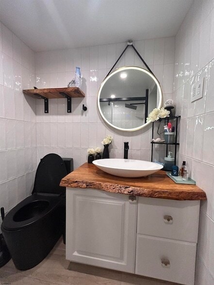 Building Photo - 9415 Pacific Ave