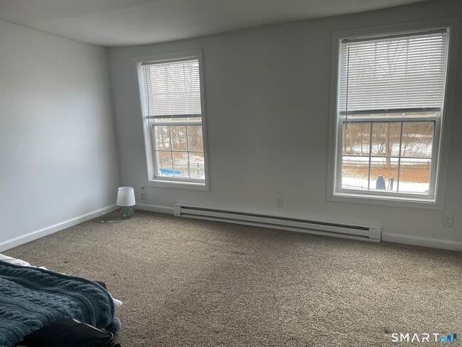 Building Photo - 377 Horse Pond Rd