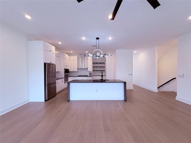 Building Photo - 1417 Kramer Ln